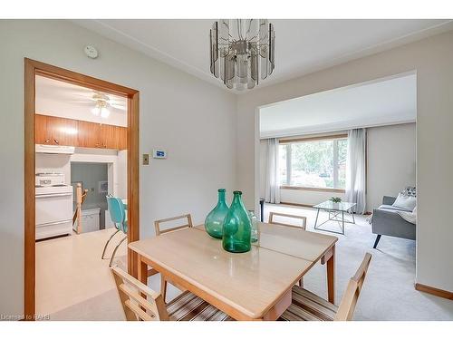 368 East Side Crescent, Burlington, ON - Indoor Photo Showing Dining Room