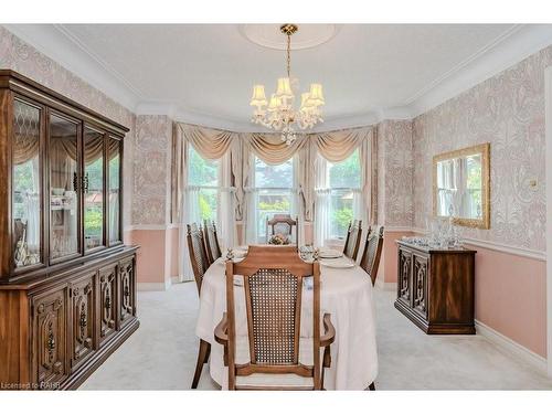 394 Scenic Drive, Hamilton, ON - Indoor Photo Showing Dining Room