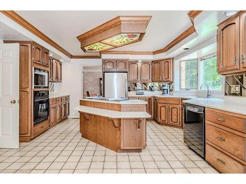 394 Scenic Drive, Hamilton, ON - Indoor Photo Showing Kitchen