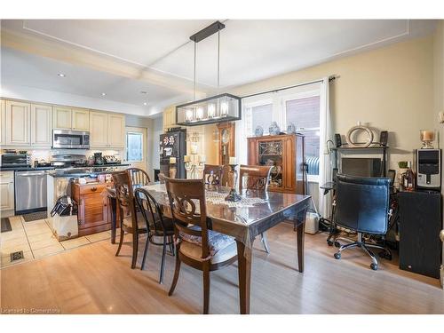 196 Avondale Street, Hamilton, ON - Indoor Photo Showing Dining Room