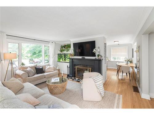 2 Mountain Brow Boulevard, Hamilton, ON - Indoor Photo Showing Living Room With Fireplace