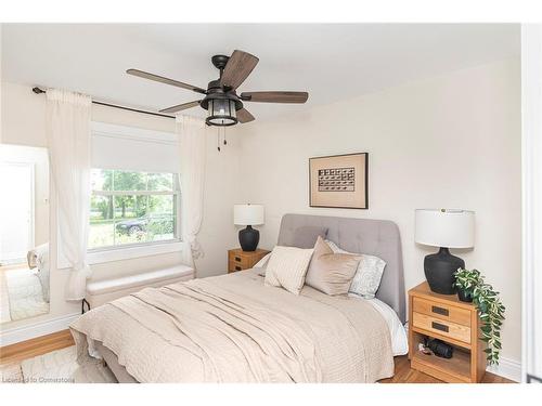 2 Mountain Brow Boulevard, Hamilton, ON - Indoor Photo Showing Bedroom