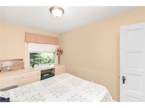 2 Mountain Brow Boulevard, Hamilton, ON - Indoor Photo Showing Bedroom