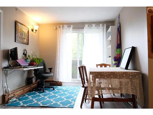 25-2373 King Street E, Hamilton, ON - Indoor Photo Showing Dining Room