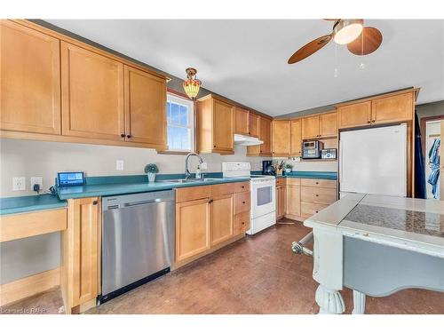 1549 Thompson Road E, Waterford, ON - Indoor Photo Showing Kitchen