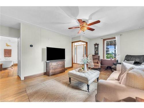 1549 Thompson Road E, Waterford, ON - Indoor Photo Showing Living Room