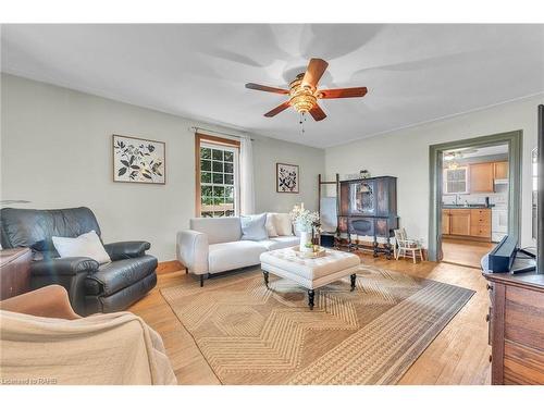 1549 Thompson Road E, Waterford, ON - Indoor Photo Showing Living Room