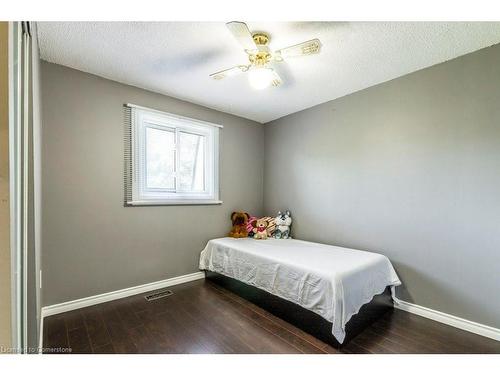 M7-444 Stone Church Road W, Hamilton, ON - Indoor Photo Showing Bedroom