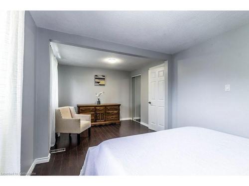 M7-444 Stone Church Road W, Hamilton, ON - Indoor Photo Showing Bedroom