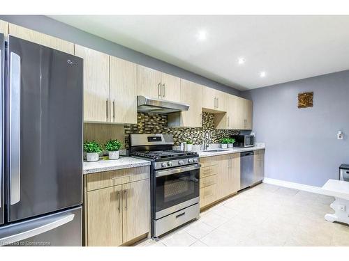 M7-444 Stone Church Road W, Hamilton, ON - Indoor Photo Showing Kitchen