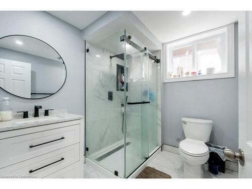 16 Cottage Avenue, Hamilton, ON - Indoor Photo Showing Bathroom