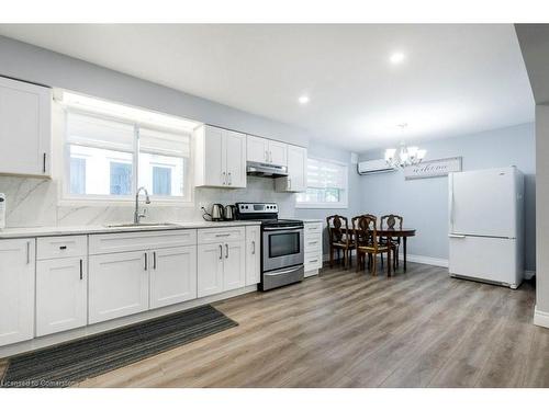 16 Cottage Avenue, Hamilton, ON - Indoor Photo Showing Kitchen