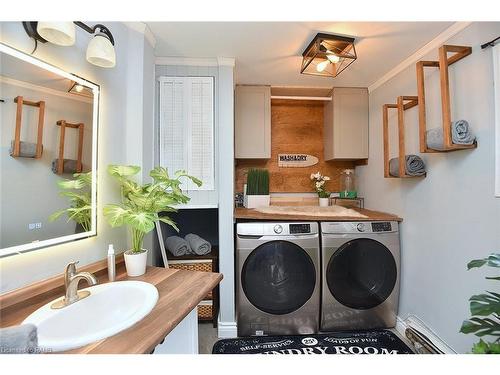 40 Mcmurray Street, Brantford, ON - Indoor Photo Showing Laundry Room