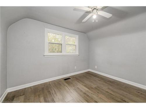 58 Mildred Avenue, St. Catharines, ON - Indoor Photo Showing Other Room