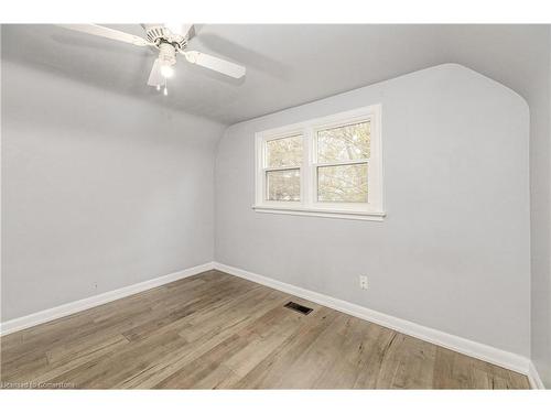 58 Mildred Avenue, St. Catharines, ON - Indoor Photo Showing Other Room