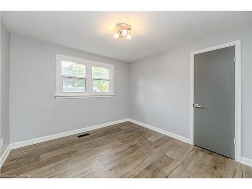 58 Mildred Avenue, St. Catharines, ON - Indoor Photo Showing Other Room