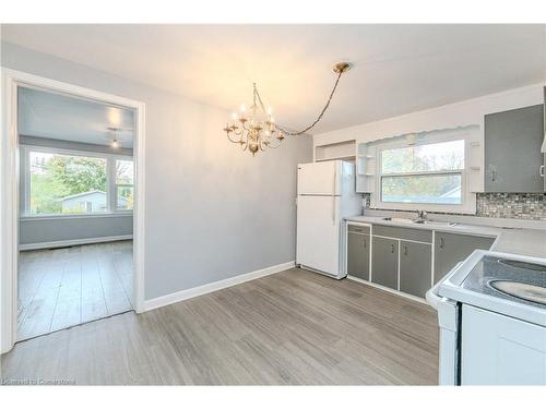 58 Mildred Avenue, St. Catharines, ON - Indoor Photo Showing Kitchen