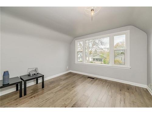 58 Mildred Avenue, St. Catharines, ON - Indoor Photo Showing Other Room