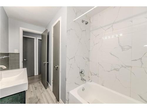 58 Mildred Avenue, St. Catharines, ON - Indoor Photo Showing Bathroom