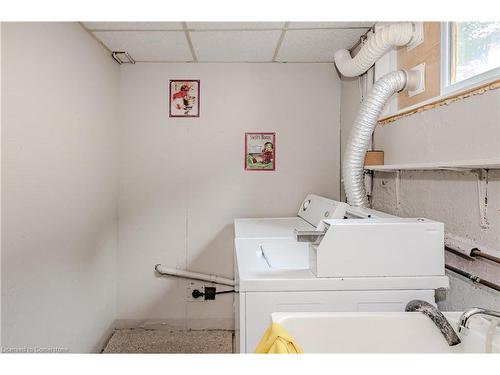 58 Mildred Avenue, St. Catharines, ON - Indoor Photo Showing Laundry Room