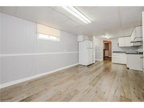 58 Mildred Avenue, St. Catharines, ON - Indoor Photo Showing Kitchen