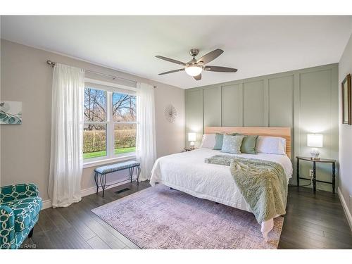 5 Pine Street, Niagara-On-The-Lake, ON - Indoor Photo Showing Bedroom