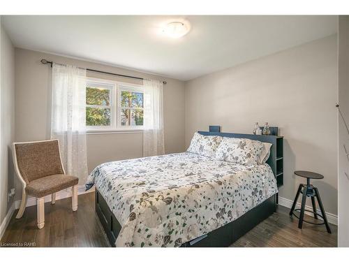 5 Pine Street, Niagara-On-The-Lake, ON - Indoor Photo Showing Bedroom