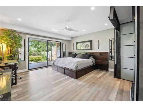 33 Leslie Drive, Stoney Creek, ON - Indoor Photo Showing Bedroom