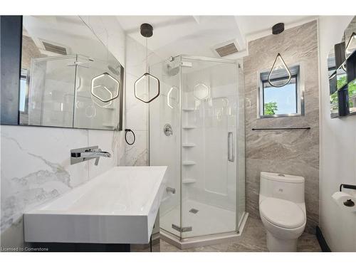 33 Leslie Drive, Stoney Creek, ON - Indoor Photo Showing Bathroom