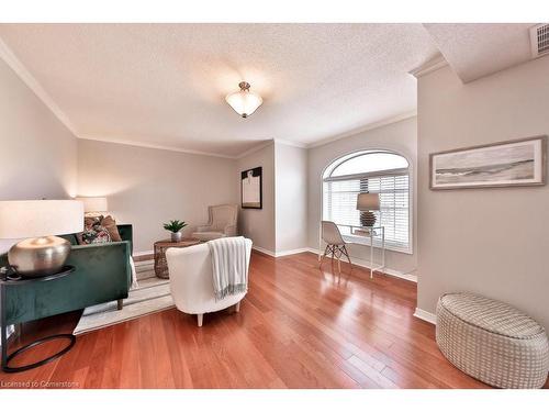 B406-216 Plains Road W, Burlington, ON - Indoor