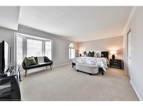 B406-216 Plains Road W, Burlington, ON - Indoor Photo Showing Bedroom