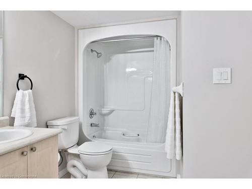 B406-216 Plains Road W, Burlington, ON - Indoor Photo Showing Bathroom