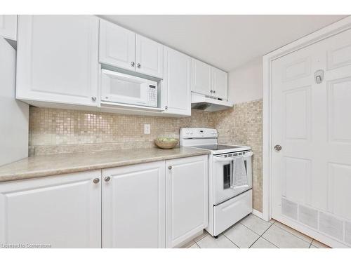 B406-216 Plains Road W, Burlington, ON - Indoor Photo Showing Kitchen