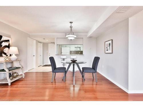 B406-216 Plains Road W, Burlington, ON - Indoor Photo Showing Dining Room