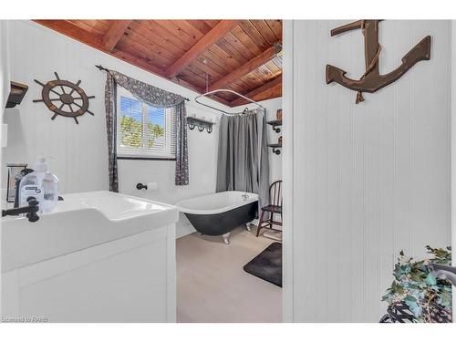 14 Anchor Lane, Selkirk, ON - Indoor Photo Showing Bathroom