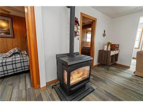 44 Hoover Point Lane, Selkirk, ON - Indoor With Fireplace