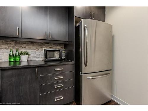 814-551 Maple Avenue, Burlington, ON - Indoor Photo Showing Kitchen