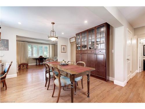 2329 Sharron Street, Burlington, ON - Indoor Photo Showing Dining Room