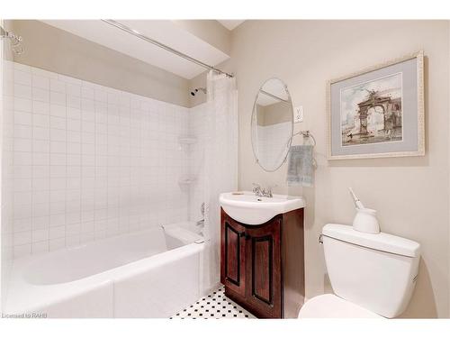 2329 Sharron Street, Burlington, ON - Indoor Photo Showing Bathroom