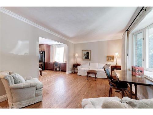 2329 Sharron Street, Burlington, ON - Indoor Photo Showing Living Room