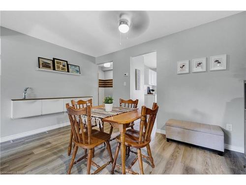 11-29 Quail Drive, Hamilton, ON - Indoor Photo Showing Dining Room