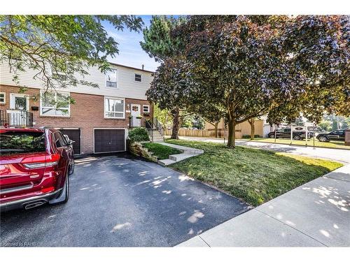 11-29 Quail Drive, Hamilton, ON - Outdoor