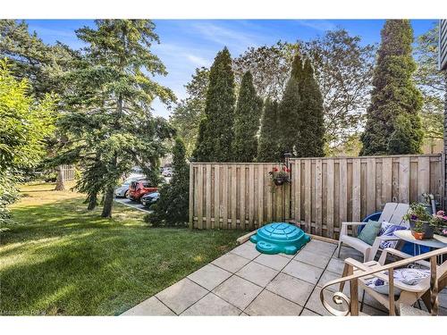 11-29 Quail Drive, Hamilton, ON - Outdoor