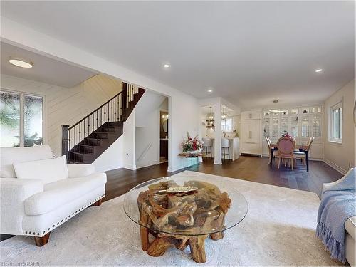 144 Old Ancaster Road, Dundas, ON - Indoor Photo Showing Living Room