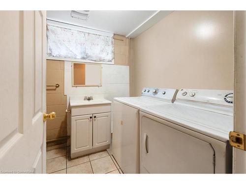 420 West 5Th Street, Hamilton, ON - Indoor Photo Showing Laundry Room