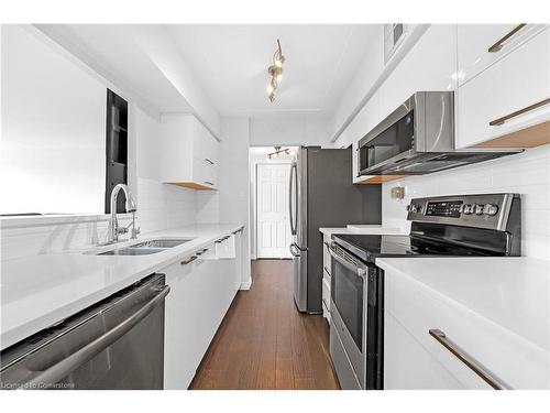 706-40 Harrisford Street, Hamilton, ON - Indoor Photo Showing Kitchen With Double Sink With Upgraded Kitchen