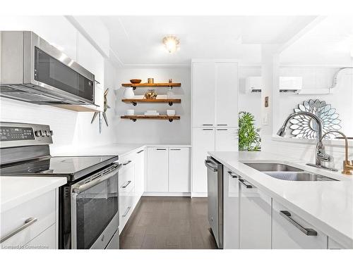 706-40 Harrisford Street, Hamilton, ON - Indoor Photo Showing Kitchen With Double Sink