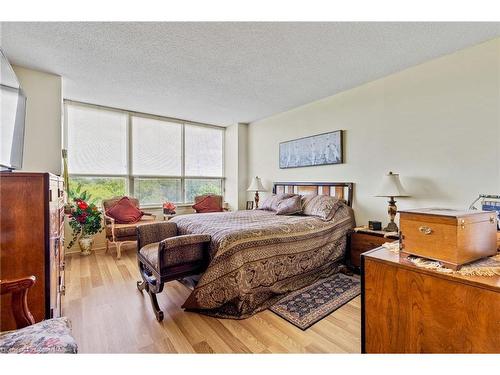 605-3 Towering Heights Boulevard, St. Catharines, ON - Indoor Photo Showing Bedroom