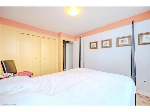 608-35 Towering Heights Boulevard, St. Catharines, ON - Indoor Photo Showing Bedroom