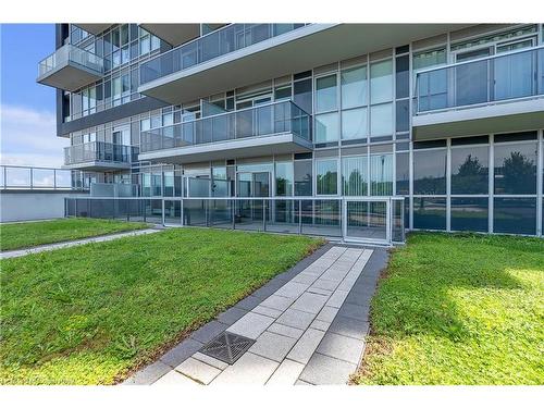 408-2093 Fairview Street, Burlington, ON - Outdoor With Balcony